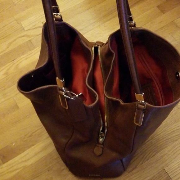 Coach - Picture 8 of 8